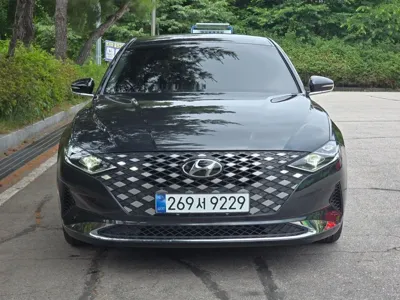 Hyundai Grandeur 2020, 25000 км, за 14236.73 USD