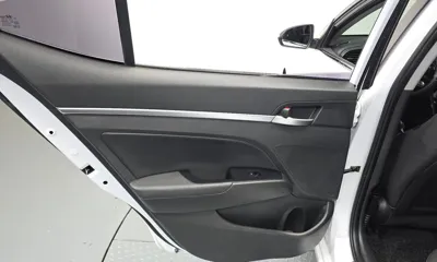 Hyundai Avante 2019, 58789 км, за 8196.73 USD - фото 25