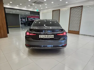 Lexus ES 2025, 48218 км, за 37416.31 USD