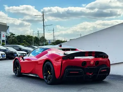Ferrari SF90 2021, 7800 км, за 660669.94 USD