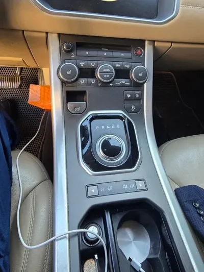 Land Rover Range Rover Evoque 2018, 180557 км, за 6435.67 USD - фото 9