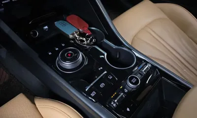 Kia K5 2023, 41238 км, за 17459.29 USD - фото 9