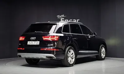 Audi Q7 2019, 126797 км, за 15032.17 USD