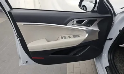 Genesis G70 2019, 49318 км, за 16410.66 USD - фото 24