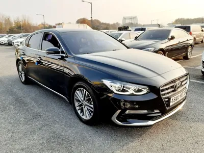 Hyundai Grandeur 2017, 146000 км, за 8131.68 USD