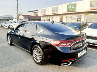 Hyundai Grandeur 2017, 146000 км, за 8131.68 USD