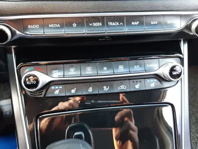 Hyundai Grandeur 2017, 146000 км, за 8131.68 USD - фото 11