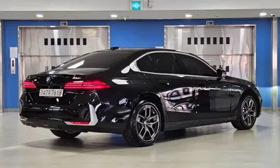 BMW 5-Series 2025, 4275 км, за 42011.29 USD