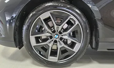 BMW 5-Series 2025, 4275 км, за 42011.29 USD