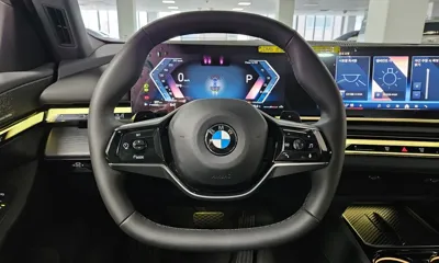 BMW 5-Series 2025, 4275 км, за 42011.29 USD - фото 12