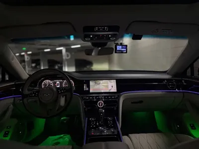 Bentley Flying Spur 2020, 58000 км, за 111713.46 USD - фото 8