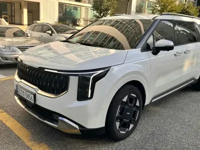 Kia Canival · 2025 год