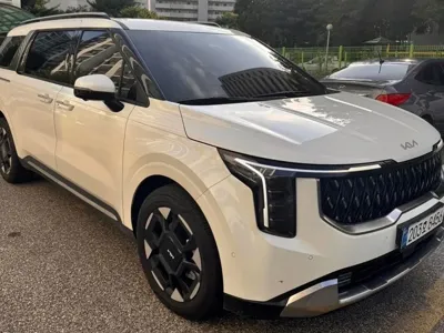 Kia Canival 2025, 10000 км, за 22274.01 USD