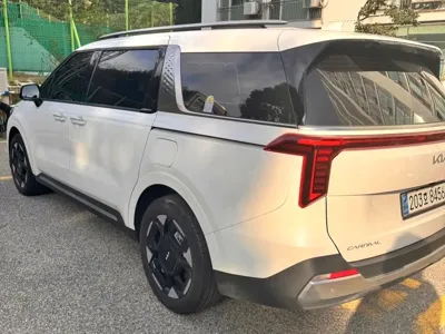 Kia Canival 2025, 10000 км, за 22274.01 USD
