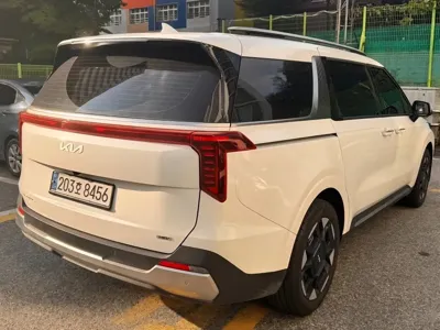 Kia Canival 2025, 10000 км, за 22274.01 USD