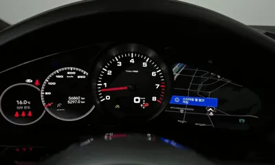 Porsche Cayenne 2023, 56862 км, за 62401.45 USD - фото 8