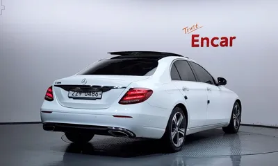 Mercedes-Benz E-Class 2017, 82905 км, за 13456.74 USD
