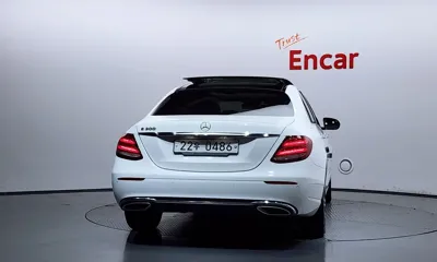 Mercedes-Benz E-Class 2017, 82905 км, за 13456.74 USD