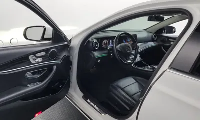 Mercedes-Benz E-Class 2017, 82905 км, за 13456.74 USD - фото 10