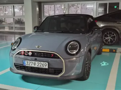 MINI Cooper Convertible 2025, 2240 км, за 29099.38 USD
