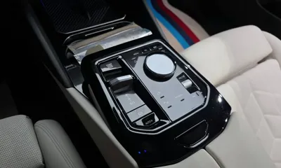 BMW 5-Series 2024, 14057 км, за 39516.87 USD - фото 9