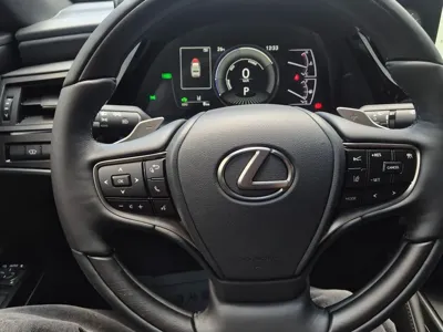 Lexus ES 2026, 8 км, за 36416.96 USD - фото 12
