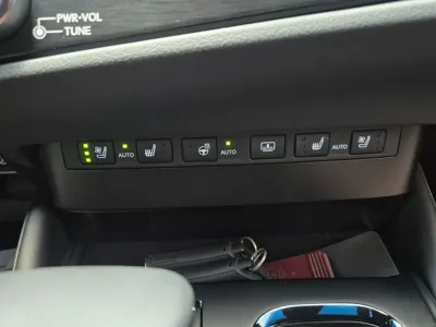 Lexus ES 2026, 8 км, за 36416.96 USD - фото 20