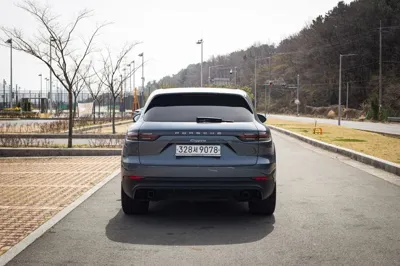 Porsche Cayenne 2019, 101000 км, за 35103.67 USD - фото 4