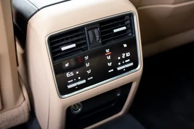 Porsche Cayenne 2019, 101000 км, за 35103.67 USD - фото 10