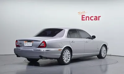 Jaguar XJ-6 2006, 101184 км, за 11232.24 USD