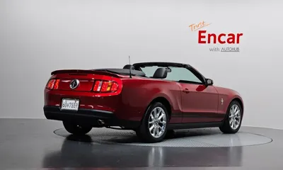 Ford Mustang 2010, 81019 км, за 10358.31 USD