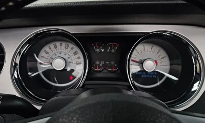 Ford Mustang 2010, 81019 км, за 10358.31 USD - фото 8