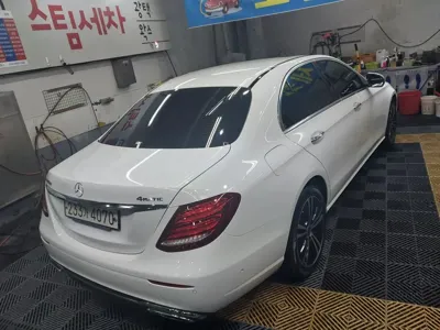Mercedes-Benz E-Class 2020, 68000 км, за 19364.58 USD