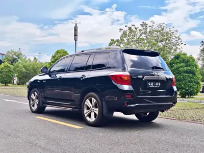 Toyota Highlander 2010, 130000 км, за 3604.99 USD