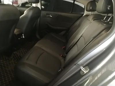 Roewe i5 2026, 7700 км, за 9555 USD - фото 19