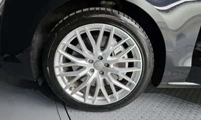 Audi A8 2015, 139864 км, за 14476.48 USD