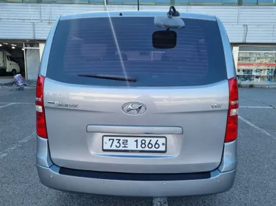 Hyundai Starex 2018, 132800 км, за 8089.05 USD