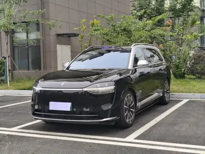 AITO 问界 AITO M9 · 2024 год