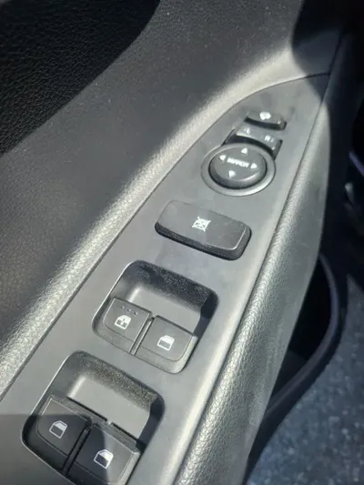 Kia Stonic 2019, 45217 км, за 5789.75 USD - фото 10