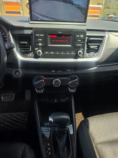 Kia Stonic 2019, 45217 км, за 5789.75 USD - фото 11