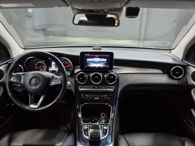 Mercedes-Benz GLC-Class 2019, 83000 км, за 18051.73 USD - фото 11