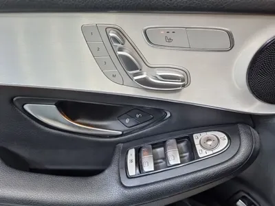 Mercedes-Benz GLC-Class 2019, 83000 км, за 18051.73 USD - фото 14