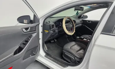 Hyundai Ioniq 2017, 110119 км, за 7085.74 USD - фото 10