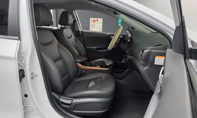 Hyundai Ioniq 2017, 110119 км, за 7085.74 USD - фото 11