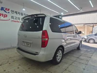 Hyundai Starex 2009, 58000 км, за 5629.13 USD