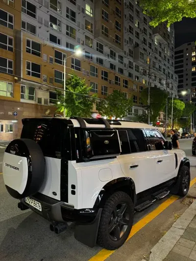 Land Rover Defender 2022, 39800 км, за 46884.14 USD