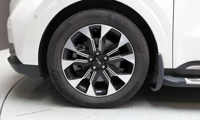 Kia Canival 2023, 76905 км, за 17239.15 USD