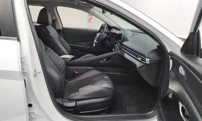 Hyundai Avante 2021, 82087 км, за 10769.74 USD - фото 12