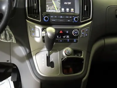 Hyundai Starex 2017, 105464 км, за 8153.76 USD - фото 12