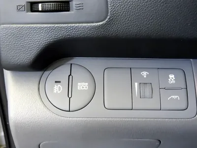 Hyundai Starex 2017, 105464 км, за 8153.76 USD - фото 16